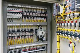 چگونه یک سیستم برقی صنعتی ایمن و بهینه طراحی کنیم؟